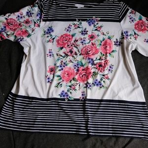 Adorable 3x womens floral tunic